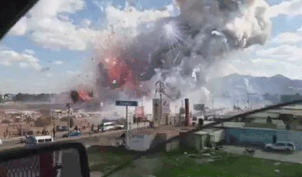 Ao menos 60 pessoas ficaram feridas na explosão (Foto: Reprodução/Twitter/Lalo González)