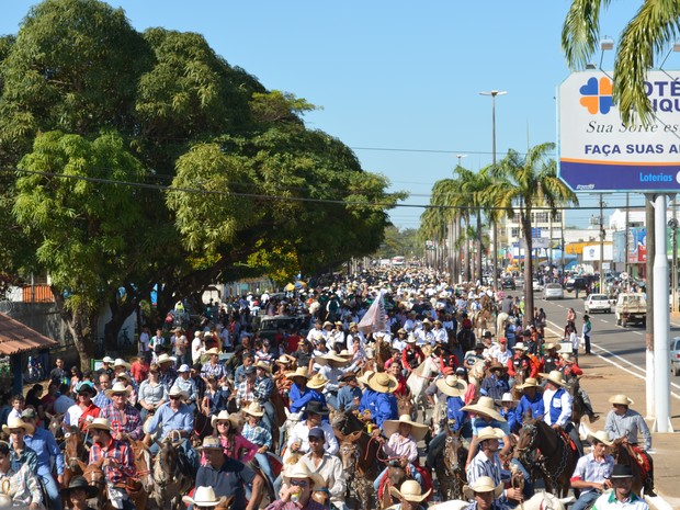 Mais de mil cavaleiros participaram da tradicional calvagada da Exposição Agropecuária de Ariquemes, a Expoari (Foto: Eliete Marques/G1)