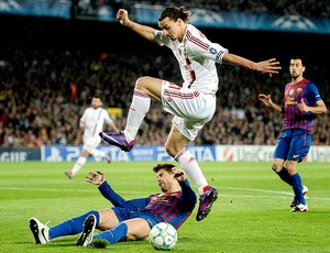 Ibrahimovic na partida do Milan contra o Barcelona (Foto: Getty Images)