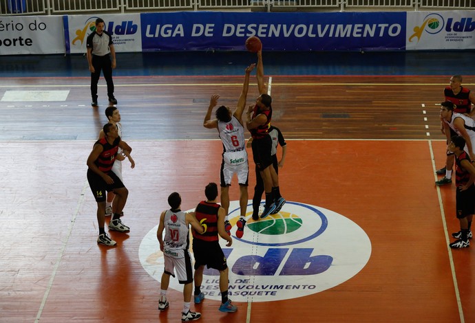 Joinville e Sport serão os anfitriões da segunda etapa da LDB (Foto: Marcelo Elias/LNB)
