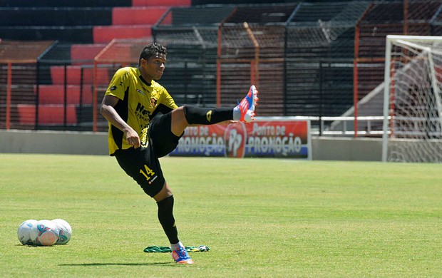 reinaldo sport (Foto: Aldo Carneiro / Pernambuco Press) reinaldo sport (Foto: Aldo Carneiro / Pernambuco Press)