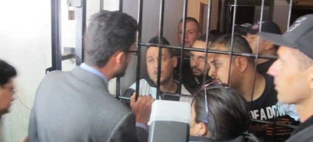 Corinthianos presos em Oruro (Foto: Diego Ribeiro / globoesporte.com)