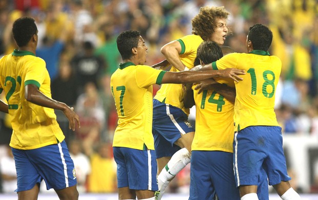 Comemoração do Brasil contra Portugal (Foto: Mowa press)