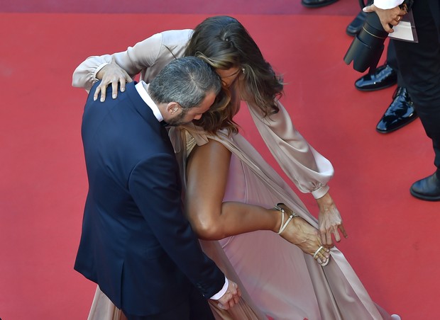 Izabel Goulart no Festival de Cannes 2016 (Foto: AFP)