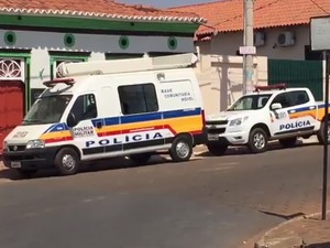 Operação Gaeco e Polícia Militar em Paracatu (Foto: Glauber Cesar)
