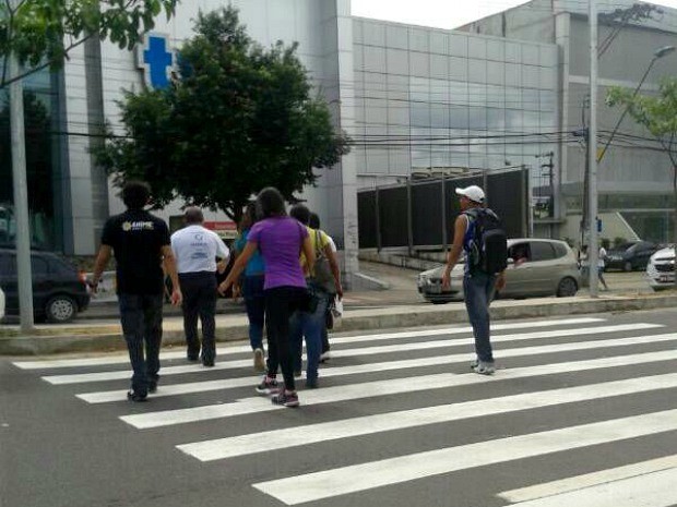 Semáforo será instalado em área que já conta com faixa de pedestres (Foto: Divulgação/Semcom)