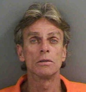 Ladrão foi identificado após esquecer pirulito na cena do crime (Foto: Collier County jail )