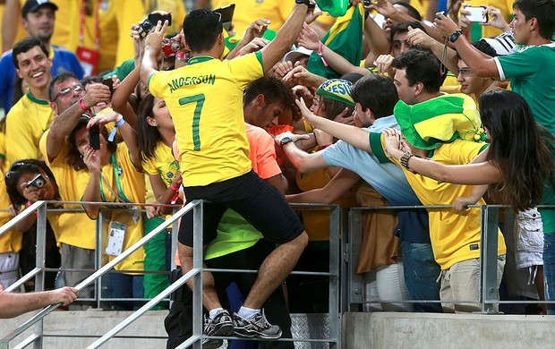 Neymar torcida Castelão festa Brasil (Foto: Getty Images)