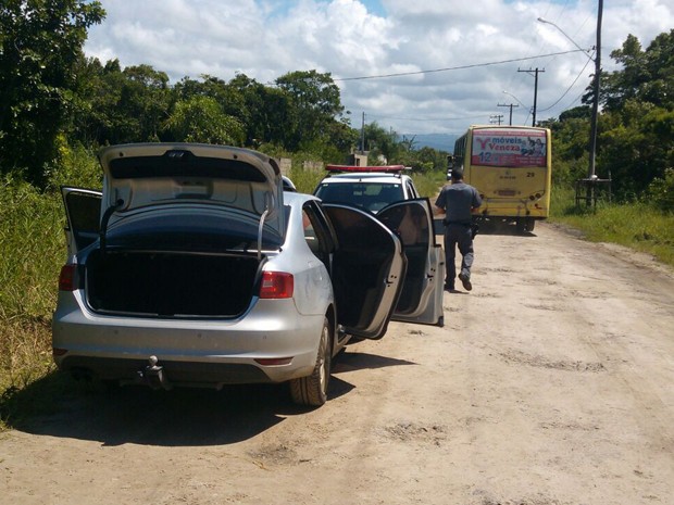 Empresário foi localizado dentro de carro em chamas em Itanhaém, SP (Foto: Divulgação/Polícia Militar)