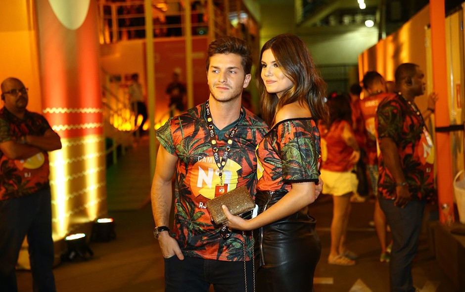 GALERIA Famosos curtem desfile das campeãs no Rio de Janeiro