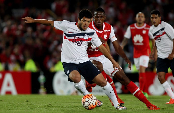 José Ortigoza Santa Fe x Cerro Porteño Libertadores (Foto: EFE) José Ortigoza Santa Fe x Cerro Porteño Libertadores (Foto: EFE)