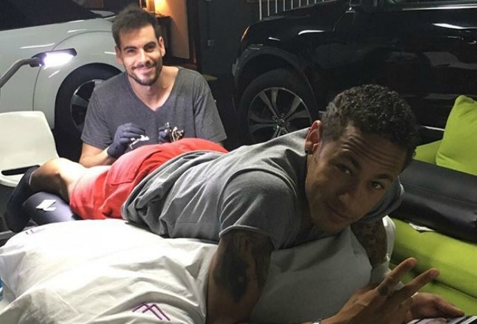 Neymar tatuagem panturrilha (Foto: Reprodução / Instagram)