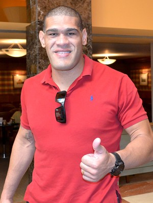 Antônio Pezão no hotel do UFC Rio  (Foto: Adriano Albuquerque / Sportv.com)