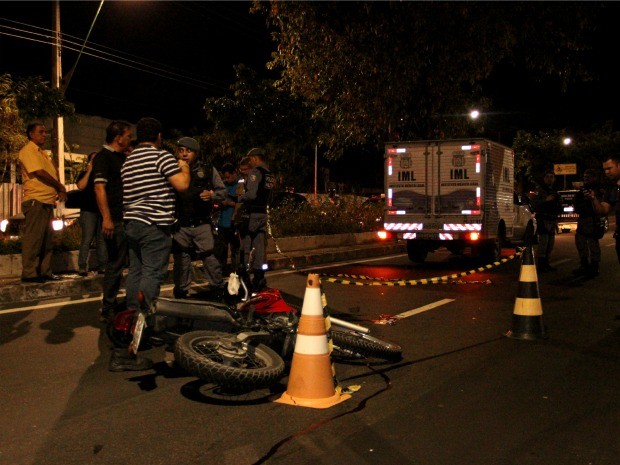 G1 Motociclista Morre Ao Ser Atropelado Por Picape Em Avenida De