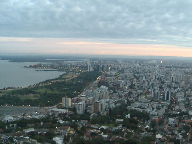Porto Alegre teve mínima de 5,2°C nesta sexta (Foto: RBS TV/ Reprodução)