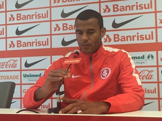 Ernando zagueiro Inter (Foto: Tomás Hammes / GloboEsporte.com) Ernando zagueiro Inter (Foto: Tomás Hammes / GloboEsporte.com)