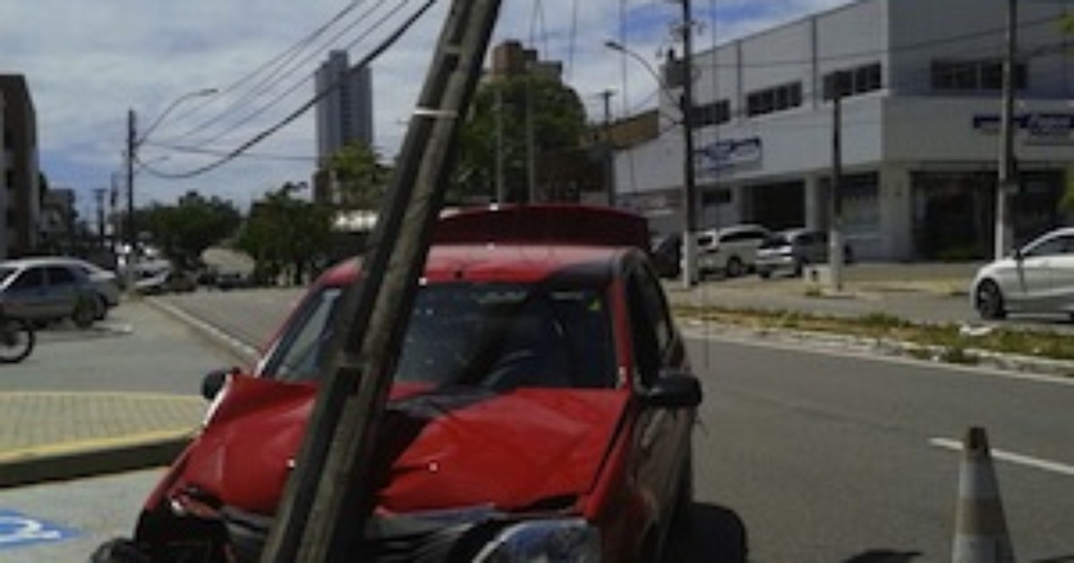 G Idoso Passa Mal Ap S Exame Perde Controle De Carro E Bate Em