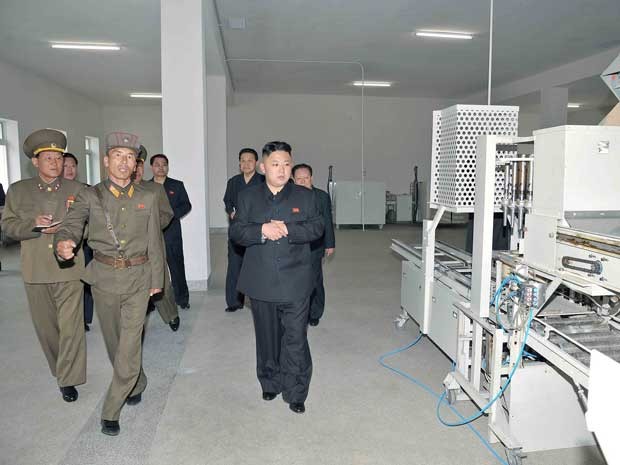 Líder norte-coreano Kim Jong-um, em foto liberada nesta quinta-feira (6), pela ‘KCNA’. (Foto: KCNA / KNS / via AFP Photo) Líder norte-coreano Kim Jong-um, em foto liberada nesta quinta-feira (6), pela ‘KCNA’. (Foto: KCNA / KNS / via AFP Photo)