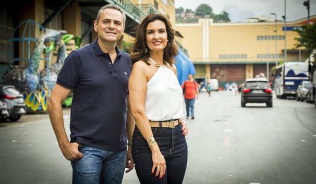 Nos dias 7 e 8, Fátima Bernardes e Luis Roberto comandam juntos a transmissão do desfile do Grupo Especial do Rio (Foto: João Miguel JR./Globo)