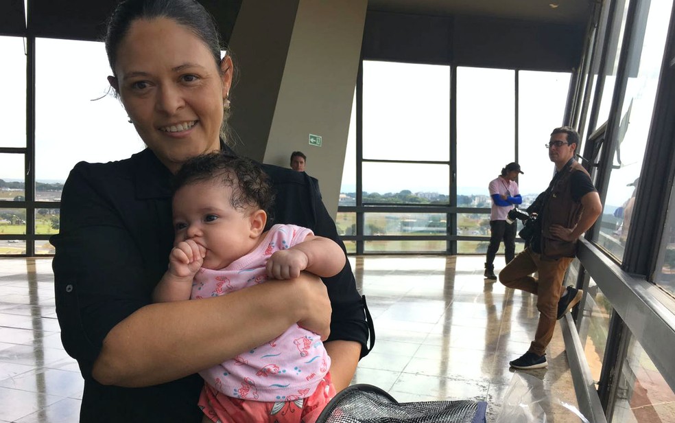 A professora Suzy Margarete Machado, de 34 anos, é doadora de leite em Brasília (Foto: Luiza Garonce/G1)