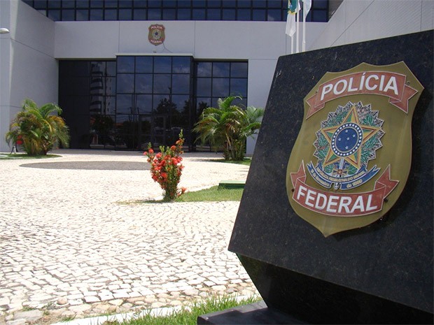 Policial preso foi levado para a sede da superintendência da PF em Natal (Foto: Divulgação/PF)