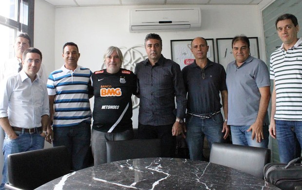 Técnico da sub-20, Gallo visita o Santos (Foto: Bruno Giufrida / Divulgação Santos FC)