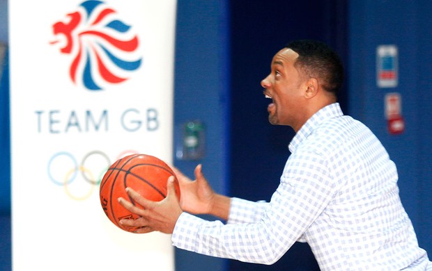 ator Will Smith visita os atletas britânicos para Londres  (Foto: AP)