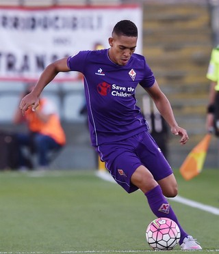 Corinthians espera Gilberto, mas não quer gastar para contratar o lateral