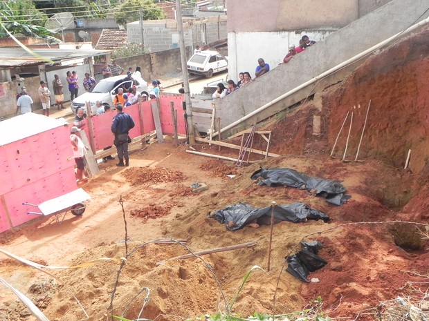 Morte obra soterrados Valença (Foto: Sandro Barra/Jornal Local de Valença)