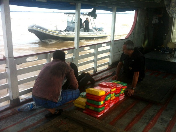 Cocaína foi encontrada em casco de embarcação (Foto: Divulgação/Polícia Federal)