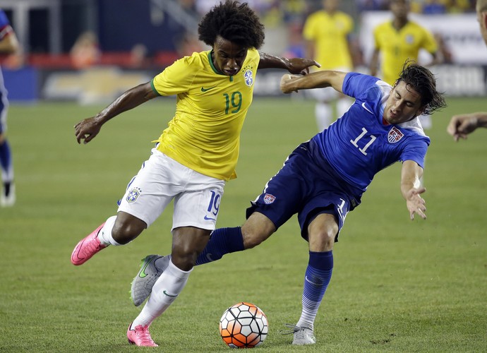 Willian Brasil x Estados Unidos (Foto: AP) Willian Brasil x Estados Unidos (Foto: AP)