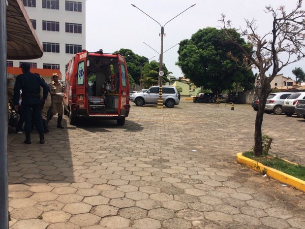 Fiscal de prova passa mal antes do início do Enem em Campo Grande (Foto: Maria Caroline Palieraqui/G1 MS)