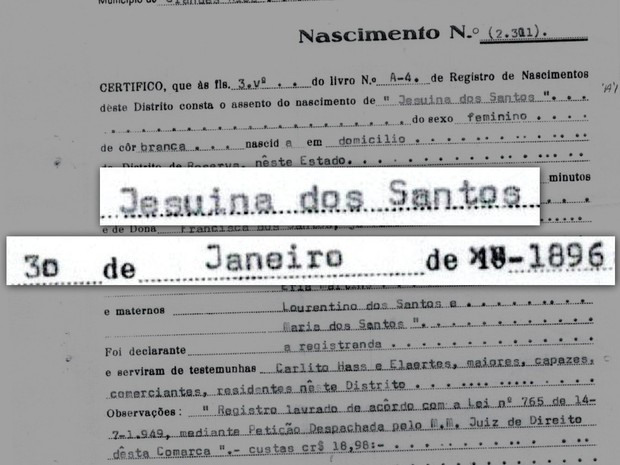 Certidão de nascimento traz a data e horário de nascimento de Jesuína dos Santos (Foto: Valdir Correia de Moraes/Arquivo pessoal)