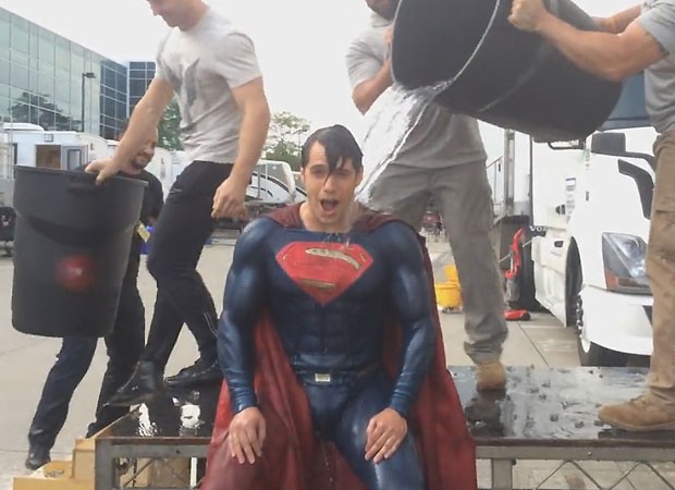 Confira Henry Cavill e Amy Adams no set de filmagens de Batman V