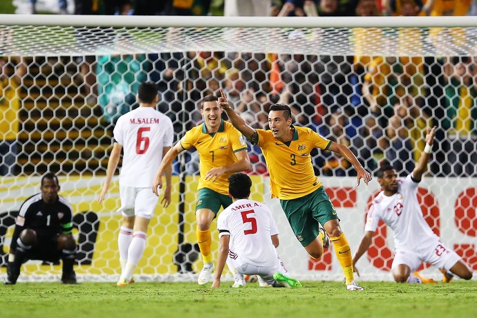 Jason Davidson comemoração, australia x emirados (Foto: Brendon Thorne / Getty Images)