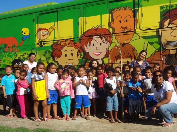 Estudantes de colégios públicos participam das oficinas e espetáculos (Foto: Assessoria de Imprensa / Palco de Reciclagem)