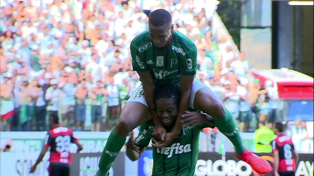 Deyverson amplia o placar contra o Flamengo