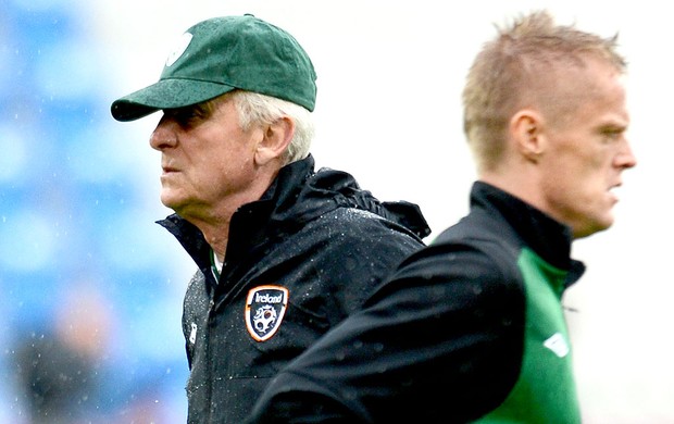 Giovanni Trapattoni no treino da Irlanda na Euro (Foto: AFP)