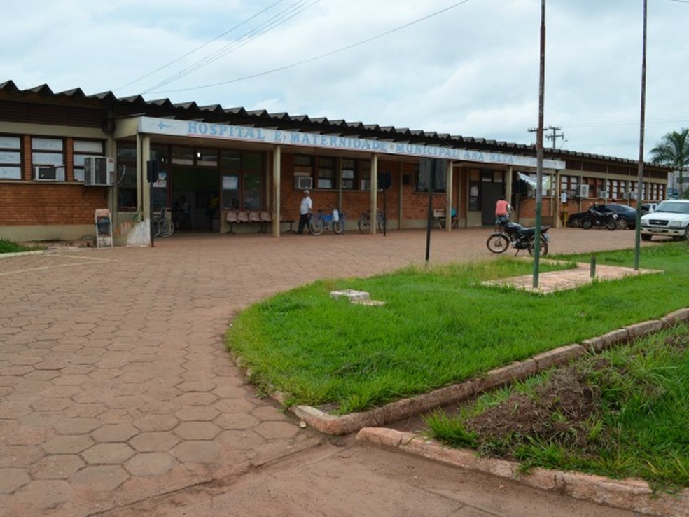 Adolescente foi levada ao Hospital e Maternidade Municipal Ana Neta de Pimenta Bueno (Foto: Magda Oliveira/G1)