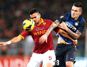 Leandro Castan na partida do Roma contra o Inter de Milão (Foto: Reuters)
