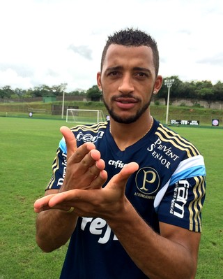 Vitor Hugo deixa barba para intimidar e quer 