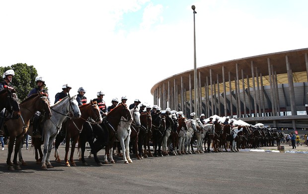 segurança estádio Mané Garrincha manifestação (Foto: Getty Images)