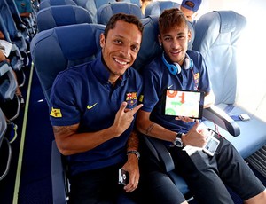 Neymar adriano barcelona viagem (Foto: Miguel Ruiz / FC Barcelona)