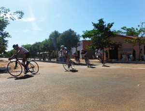 Mais de 40 ciclistas participaram da segunda etapa do circuito, em Ipueiras-TO (Foto: Ascom/SEL)