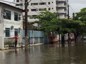 Alagamentos ocorrem na cidade de Ilhéus (Foto: Arquivo pessoal)