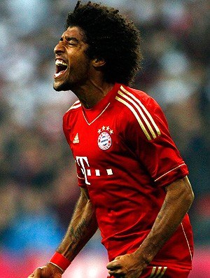 Dante comemora gol do Bayern de Munique (Foto: Reuters)