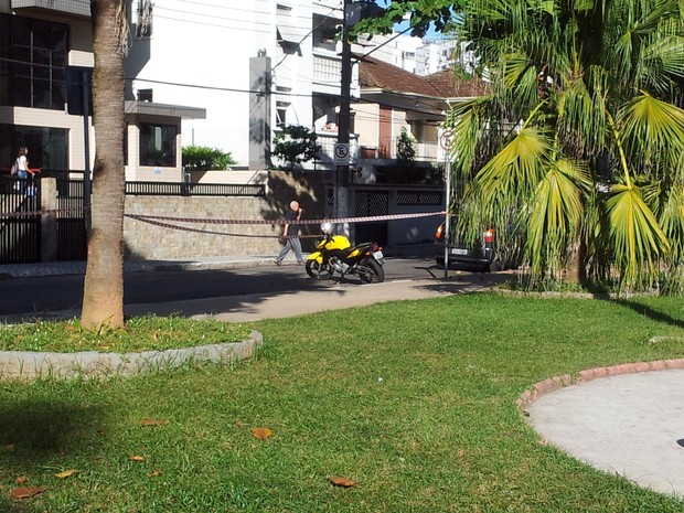 Tiroteio aconteceu em praça na Ponta da Praia (Foto: Lizie Rodrigues / G1)