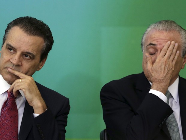 Henrique Eduardo Alves, ex-ministro do Turismo, ao lado do presidente em exercício Michel Temer em abril de 2016 (Foto: Ueslei Marcelino/Reuters)