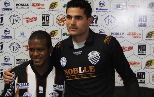 Phillip e Marcelo Henrique, jogadores do Comercial (Foto: Gabriel Lopes / Comercial FC)