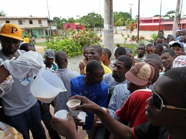 Cerca de 500 haitianos entraram no Acre entre Natal e Ano Novo, segundo Secretária de Justiça e Direitos Humanos do estado (Foto: Divulgação/Gleisson Miranda/Secom-Acre)